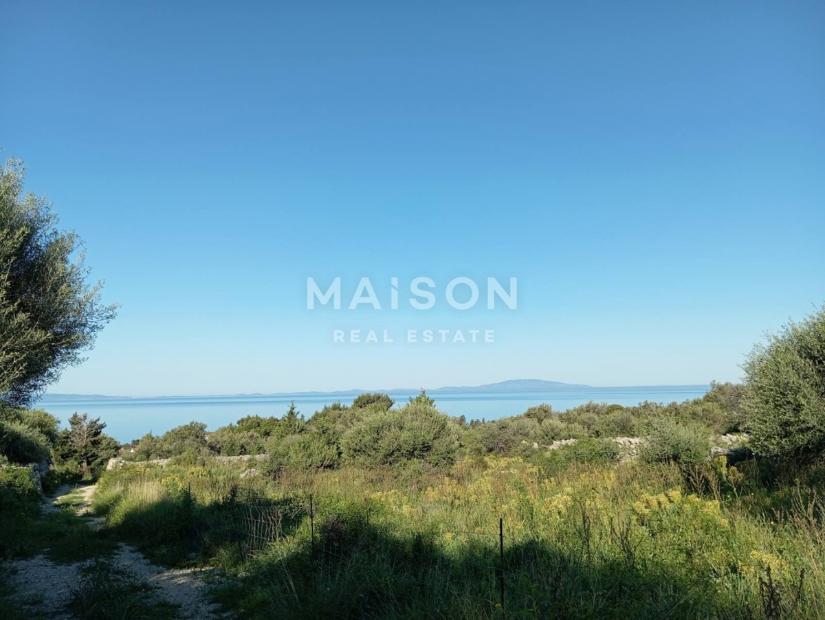 Zemljišče Novalja, 714m2