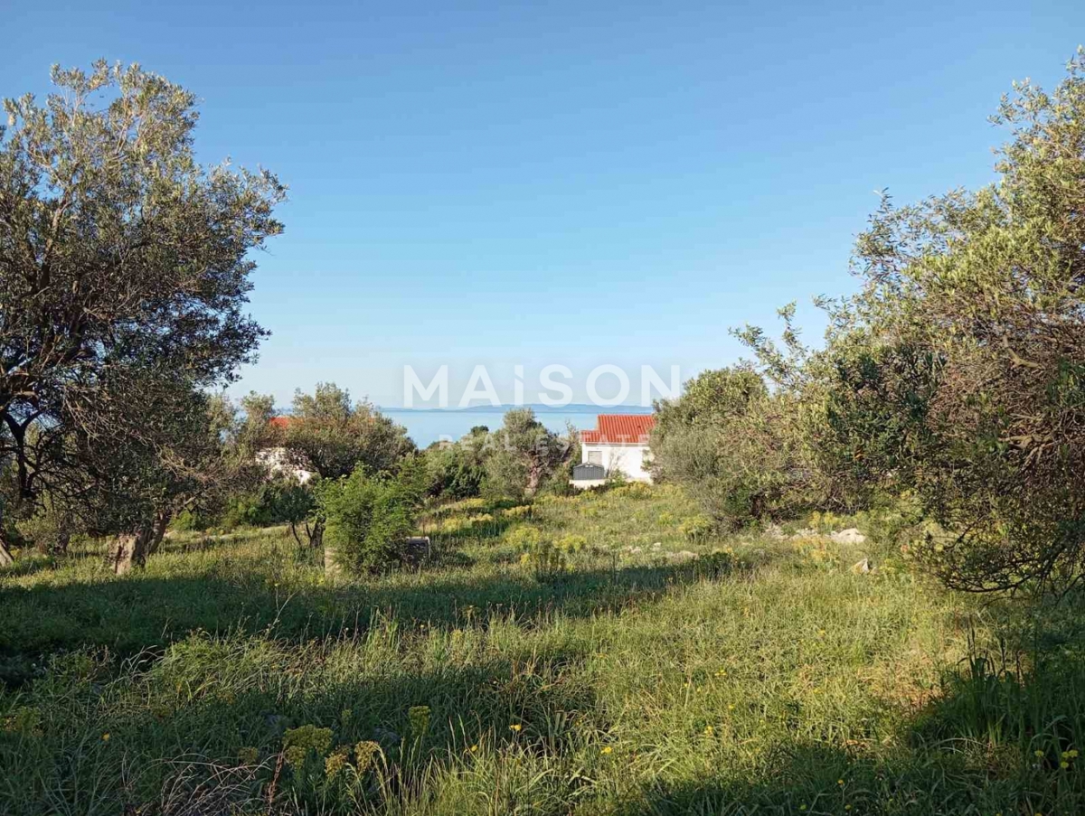 Zemljišče Novalja, 714m2