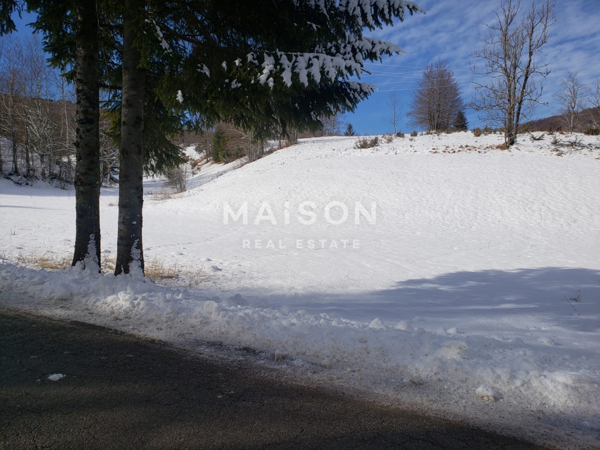 Zemljišče Stari Laz, Ravna Gora, 1.071m2