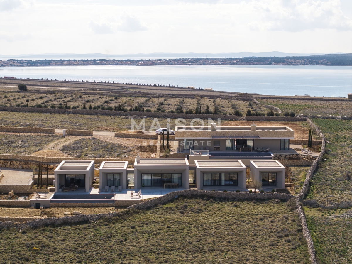 Hiša Povljana, 295m2