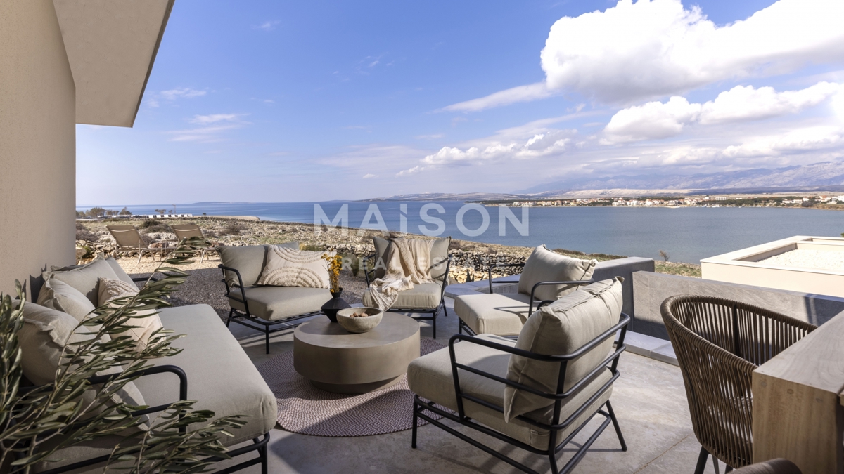 Hiša Povljana, 295m2