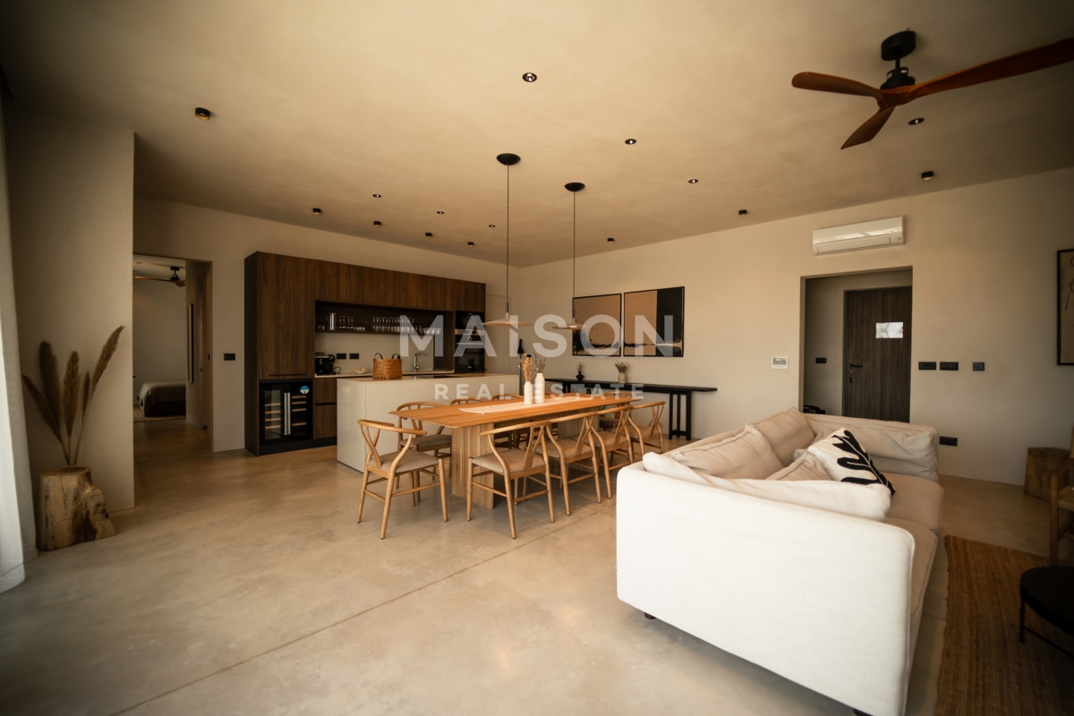 Hiša Povljana, 295m2