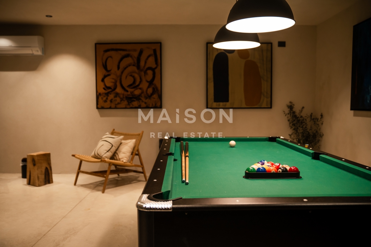 Hiša Povljana, 295m2