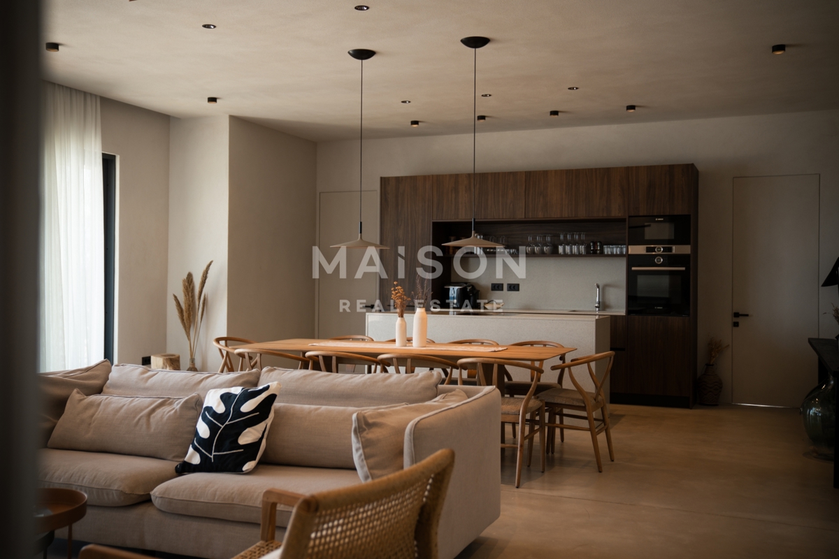 Hiša Povljana, 295m2