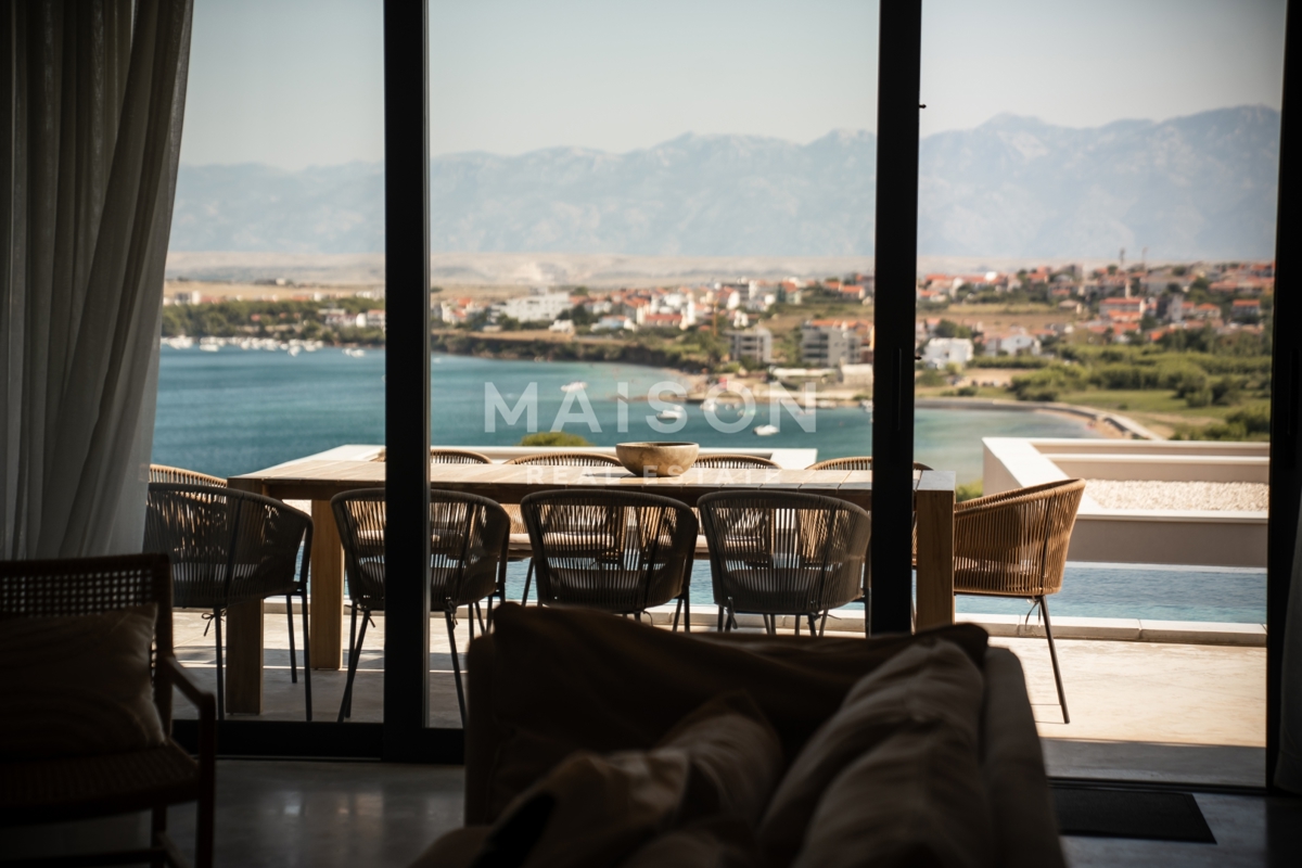 Hiša Povljana, 295m2