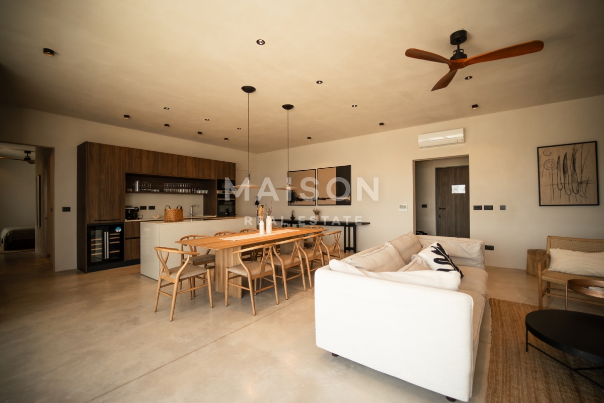 Hiša Povljana, 295m2