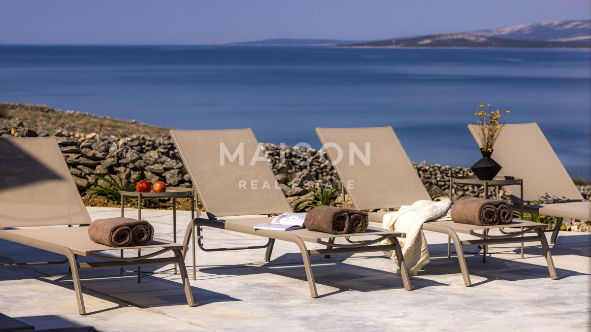 Hiša Povljana, 400m2