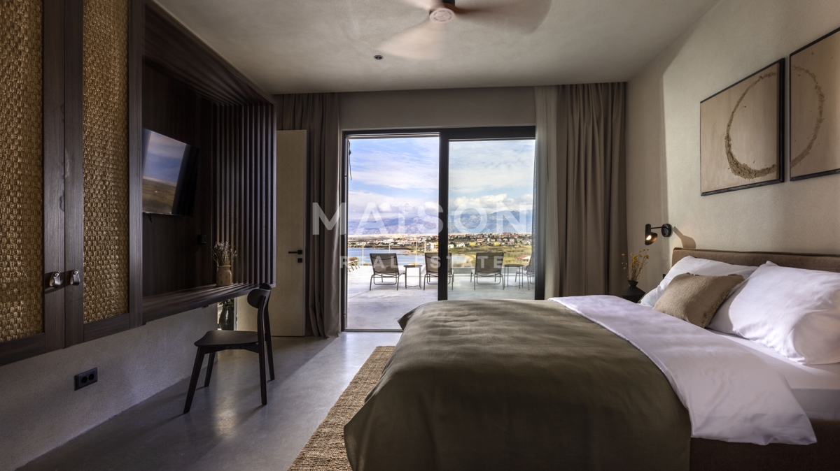 Hiša Povljana, 400m2