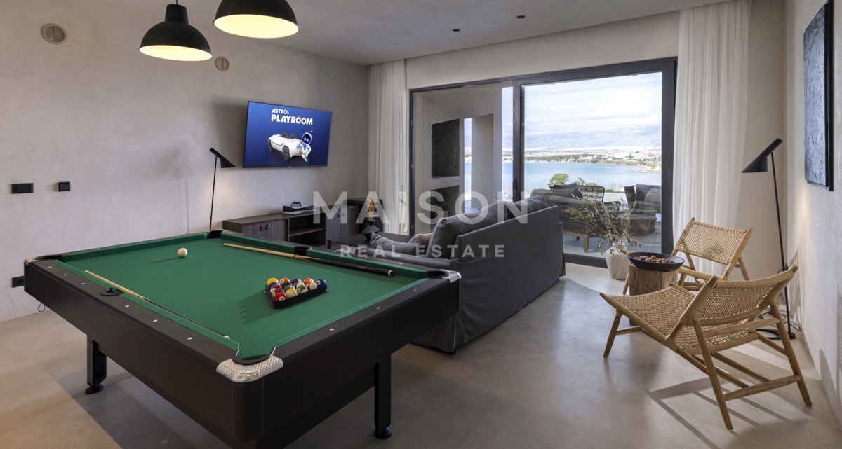 Hiša Povljana, 400m2