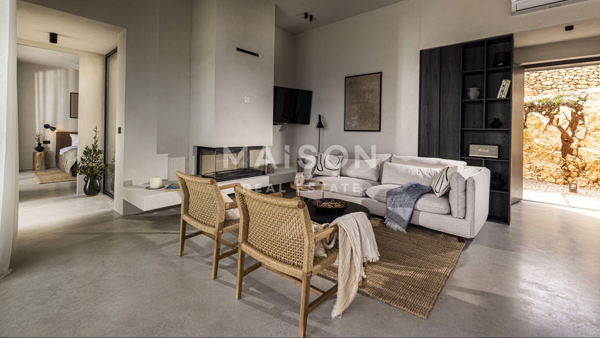 Hiša Povljana, 400m2