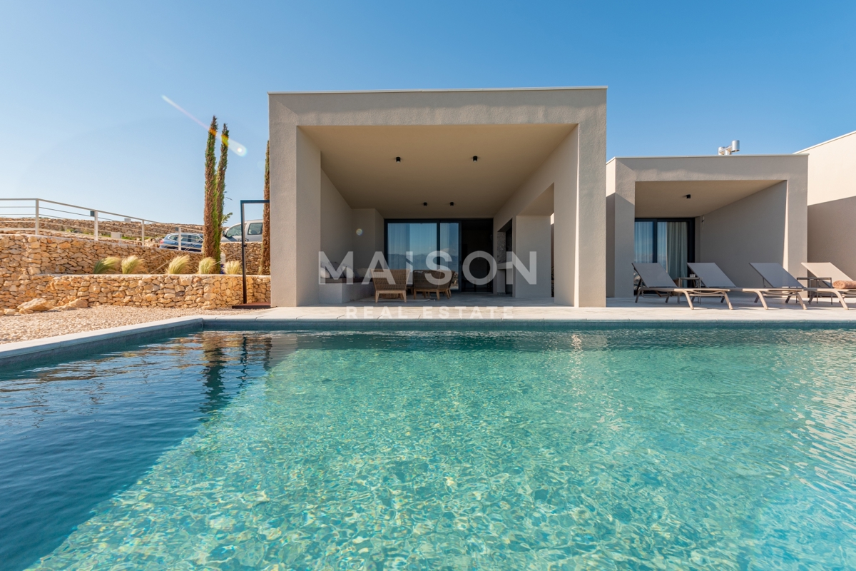 Hiša Povljana, 400m2