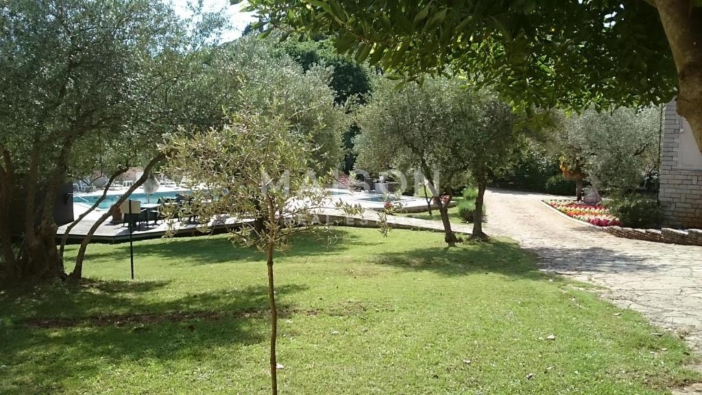 Poslovni prostor Krnica, Marčana, 1.600m2