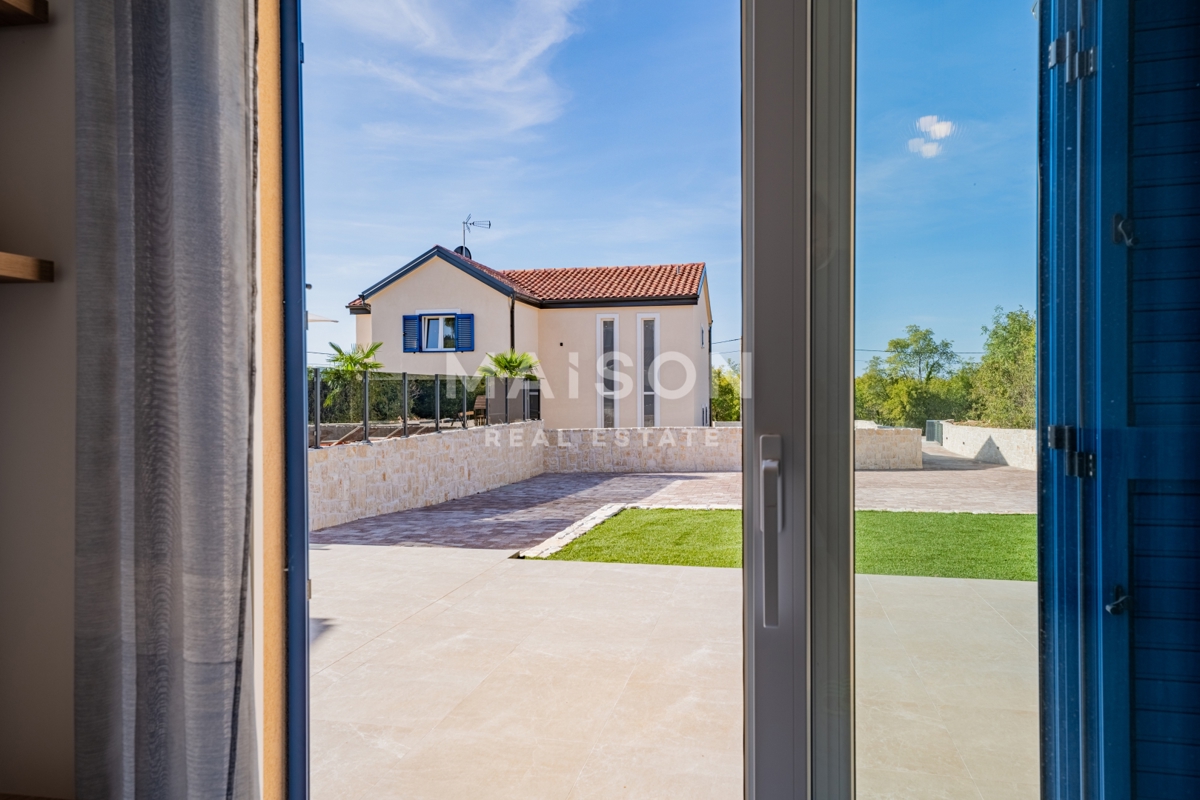 Hiša Dobrinj, 323,30m2