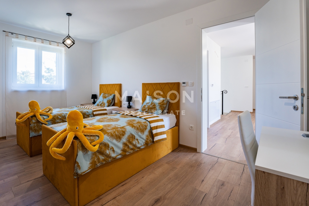 Hiša Dobrinj, 323,30m2