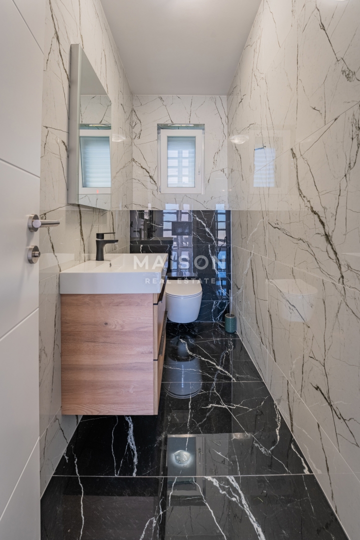 Hiša Dobrinj, 323,30m2