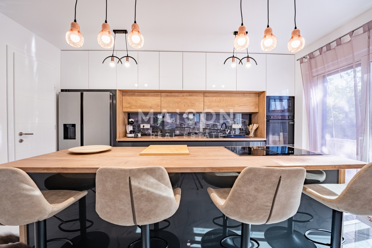 Hiša Dobrinj, 323,30m2