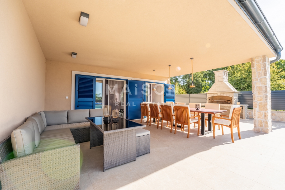 Hiša Dobrinj, 323,30m2