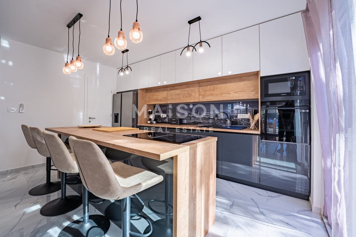 Hiša Dobrinj, 323,30m2