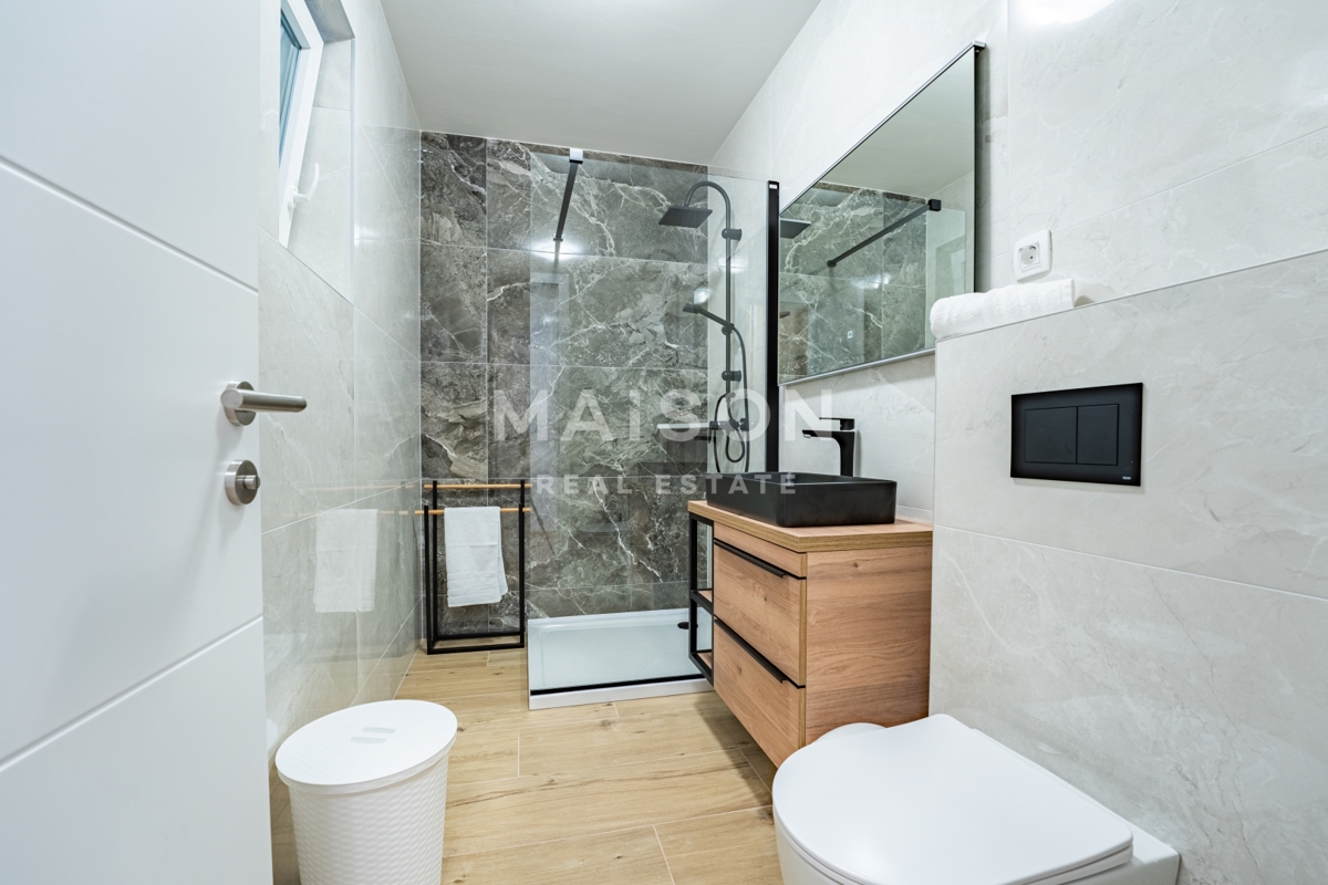 Hiša Dobrinj, 323,30m2