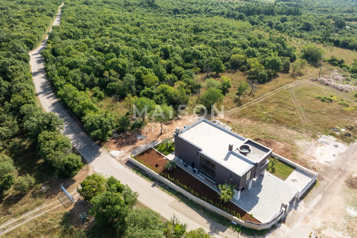 Vila Krnica, Marčana, 401m2