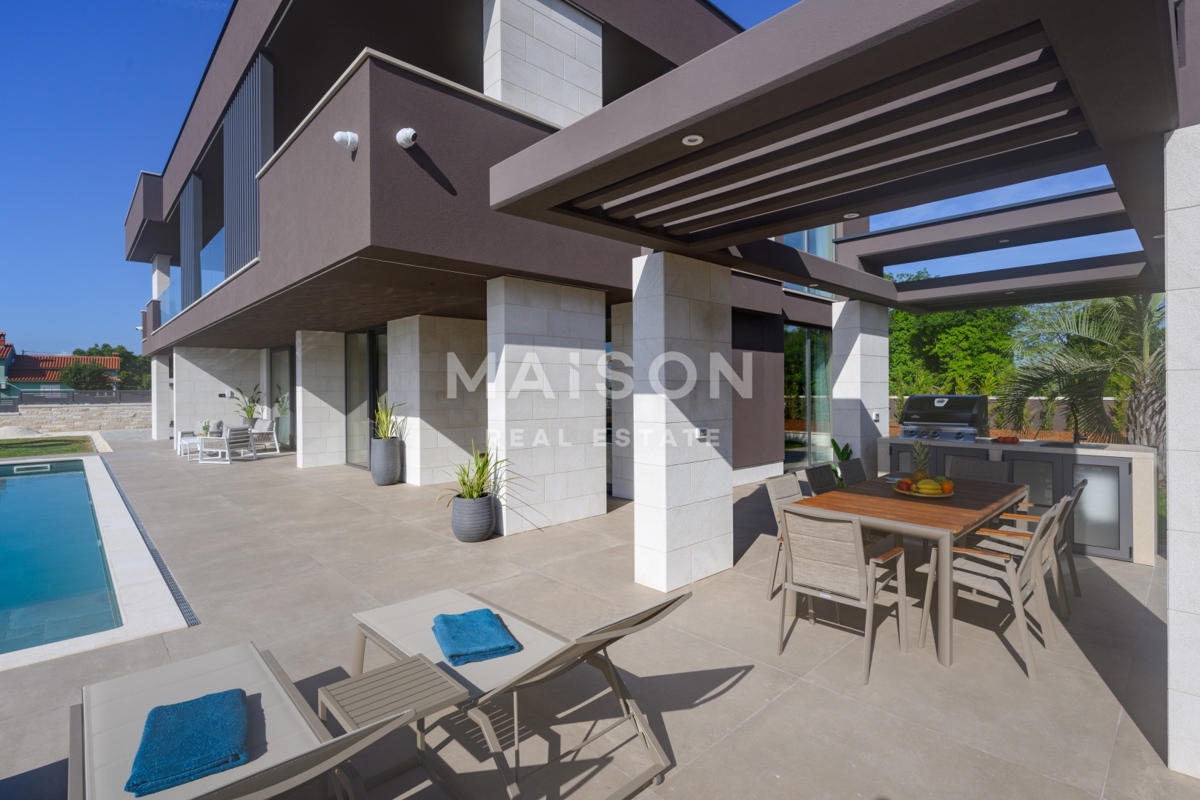 Vila Krnica, Marčana, 401m2