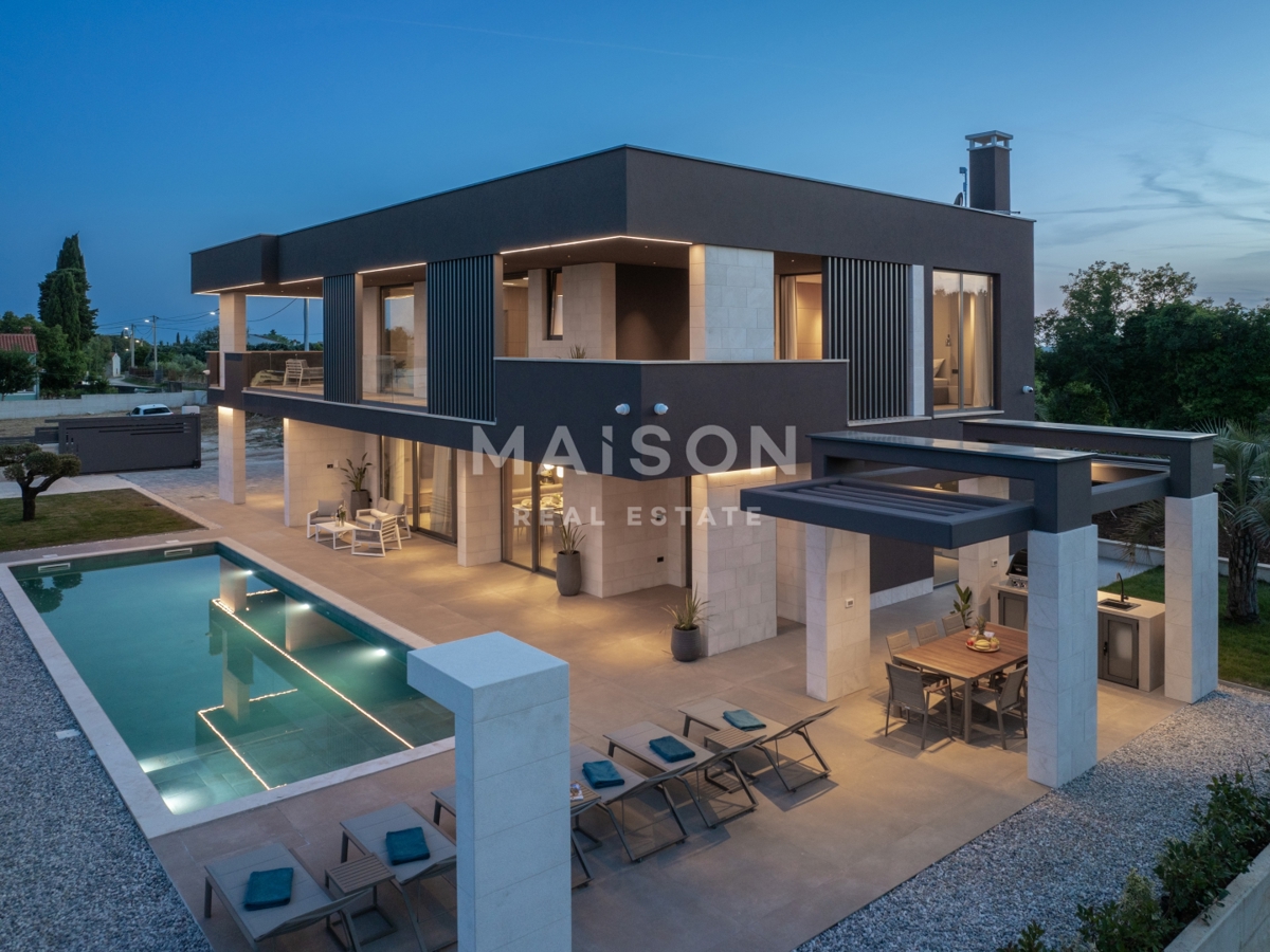 Vila Krnica, Marčana, 401m2