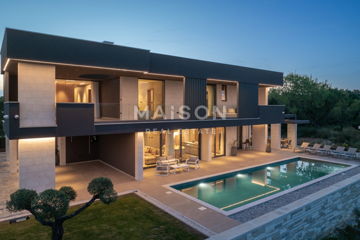 Vila Krnica, Marčana, 401m2