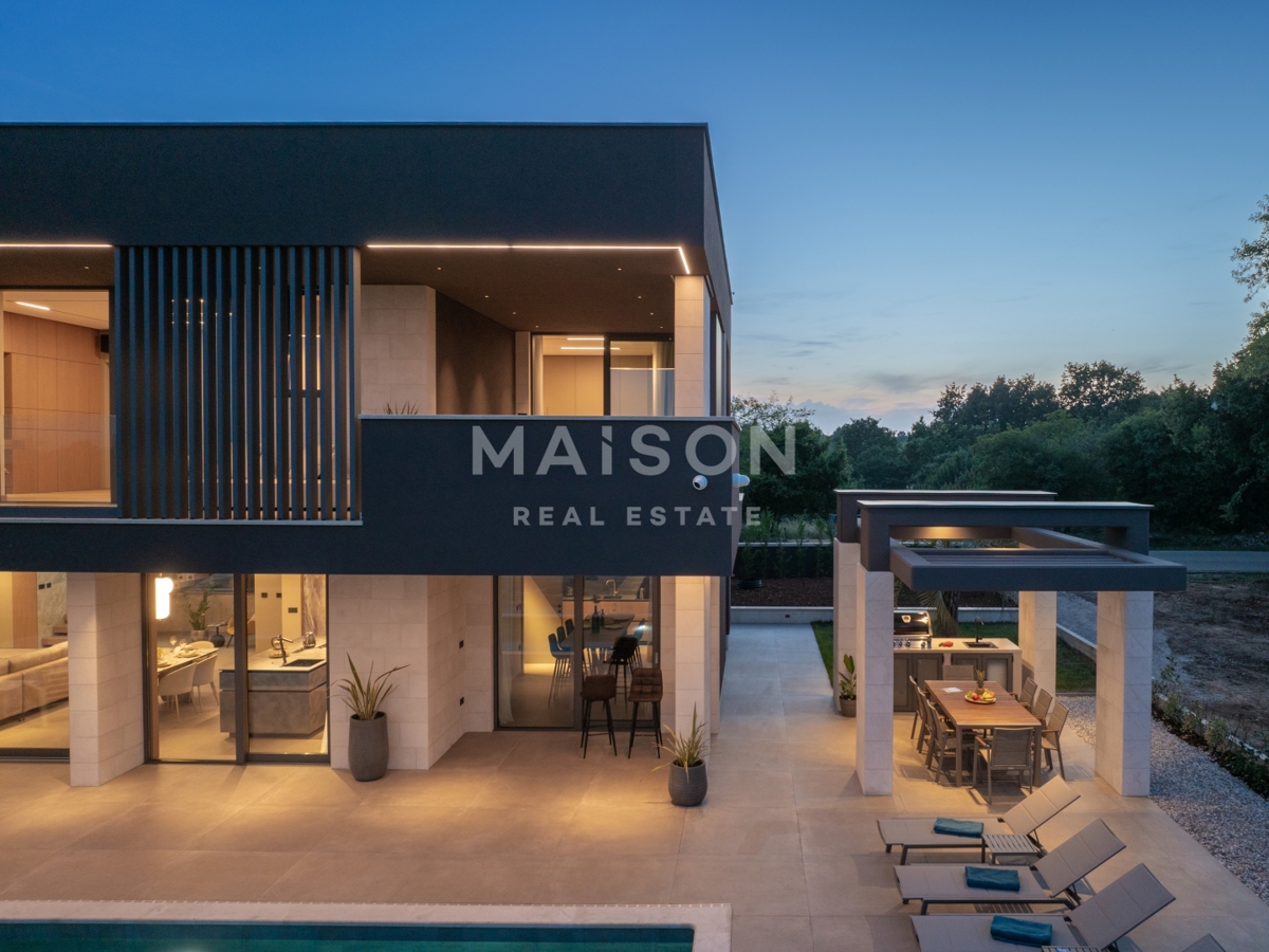 Vila Krnica, Marčana, 401m2