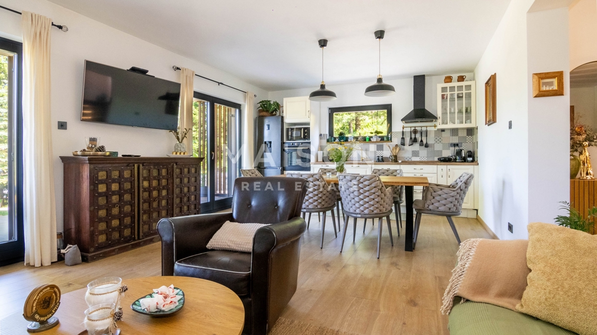 Hiša Ravna Gora, 160,89m2