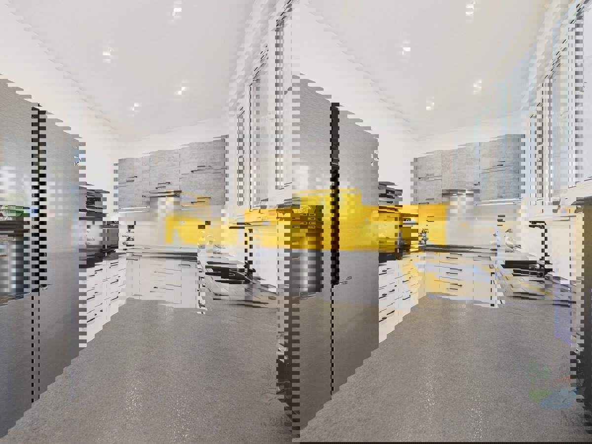 Moderna družinska hiša z ogrevanim bazenom, Pomer