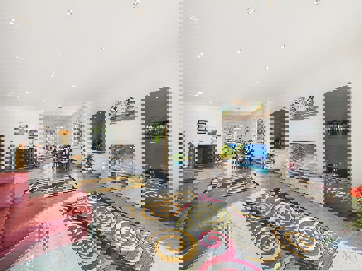 Moderna družinska hiša z ogrevanim bazenom, Pomer