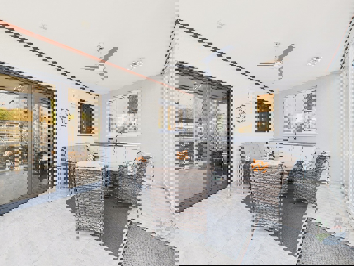 Moderna družinska hiša z ogrevanim bazenom, Pomer