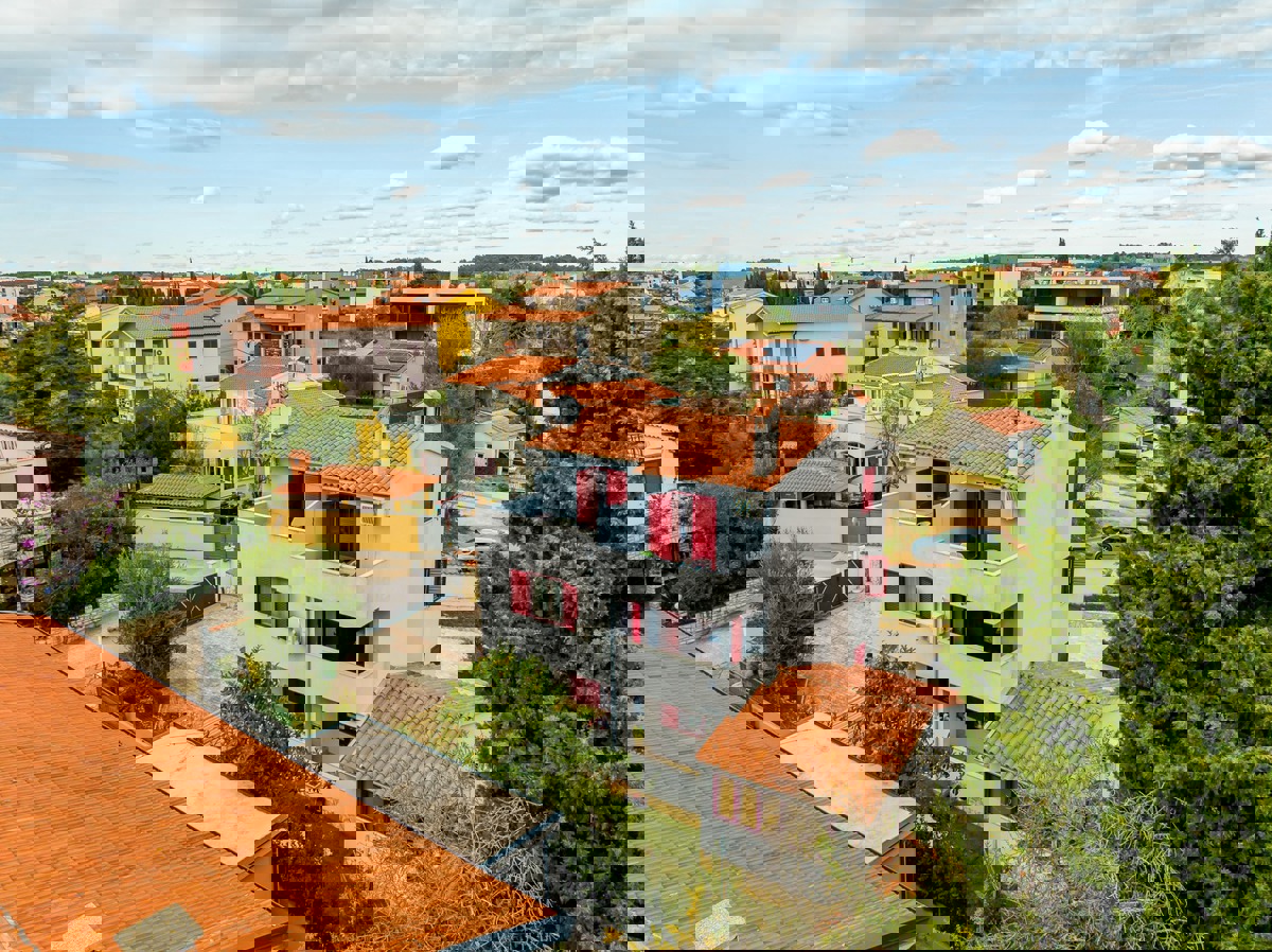 Hiša s 4 apartmaji in prihodkom 28.000 evrov, Medulin