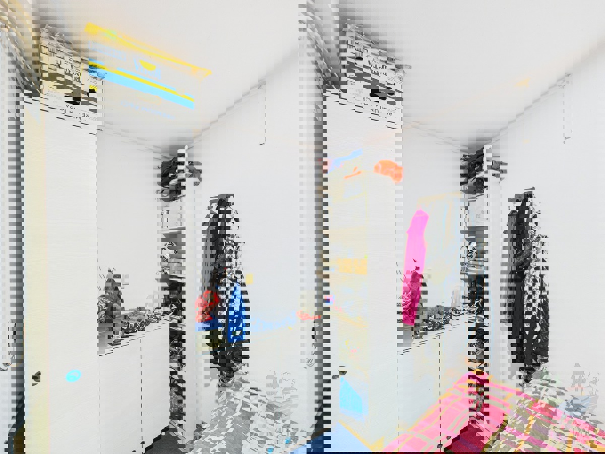 Hiša s 4 apartmaji in prihodkom 28.000 evrov, Medulin