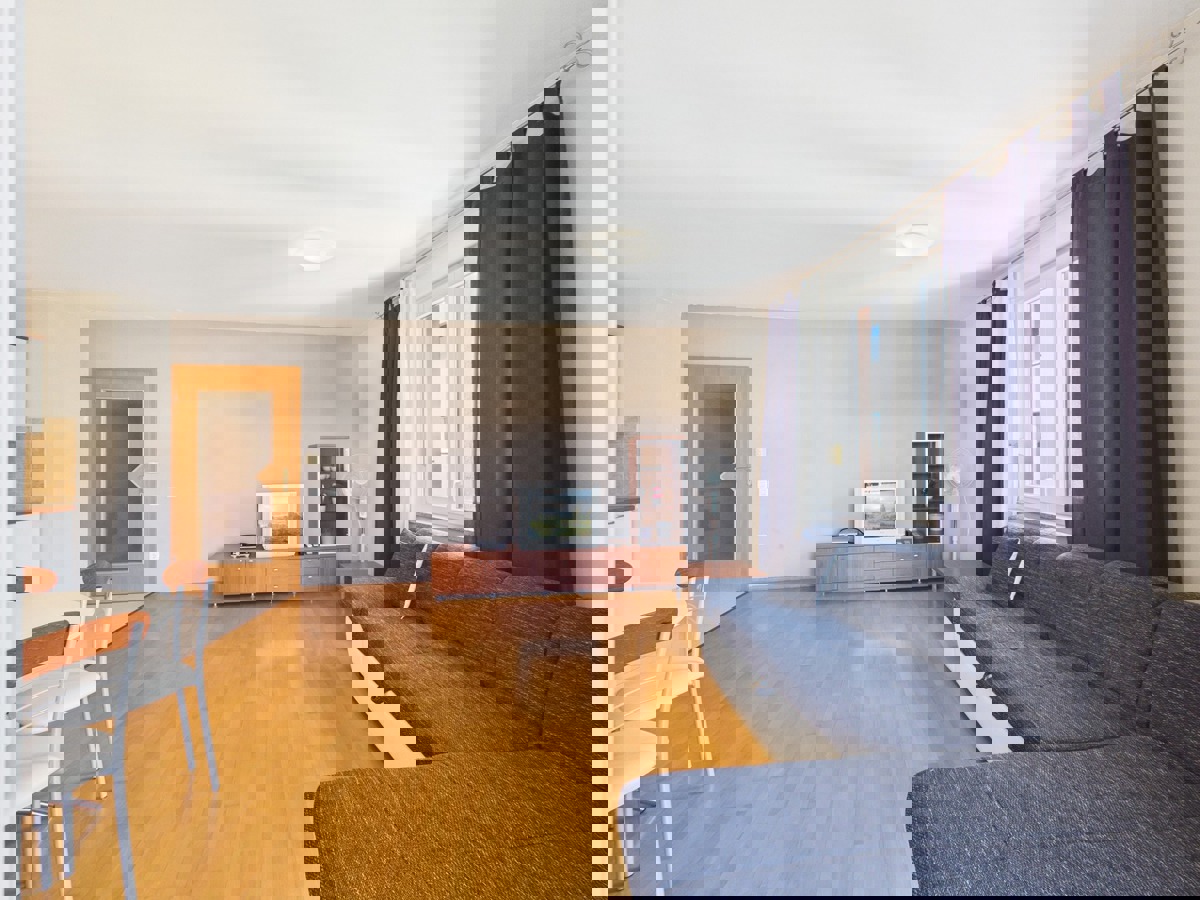 Lungomare pred vrati — enosobno stanovanje z garažo in dvigalom, Valsaline