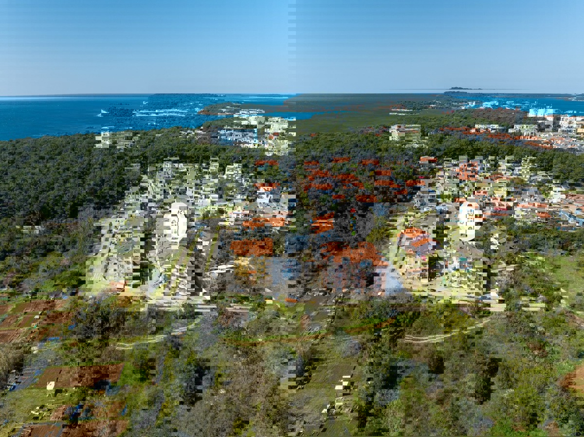 Lungomare pred vrati — enosobno stanovanje z garažo in dvigalom, Valsaline