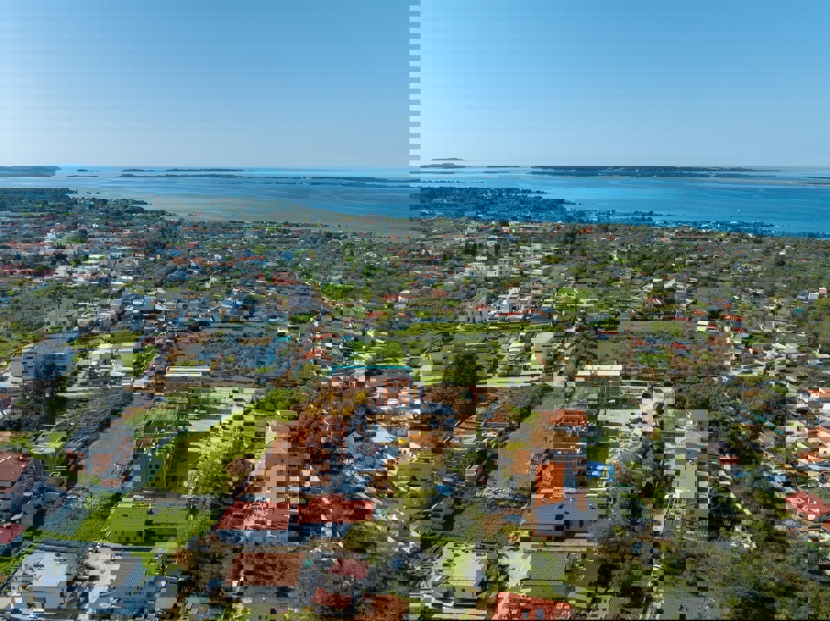 Apartma z zasebnim vrtom, blizu plaže (A1)