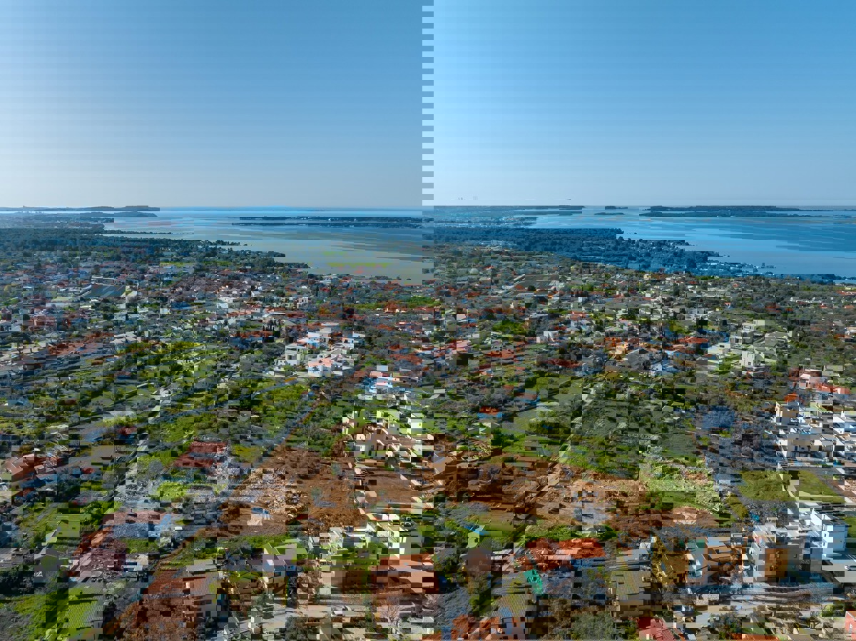 Zazidljivo zemljišče Peroj – parcela št. 15