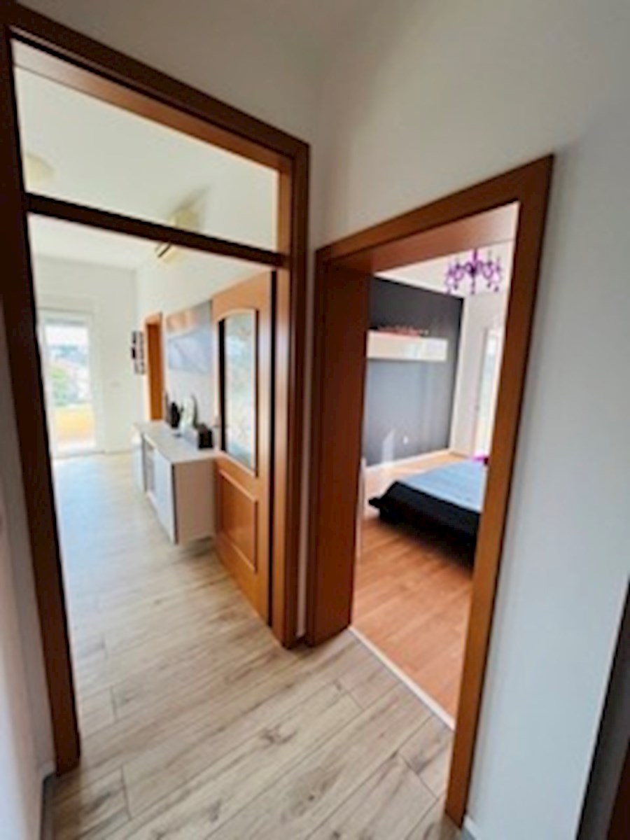 Ližnjan - Apartma z dvema terasama in pogledom na morje