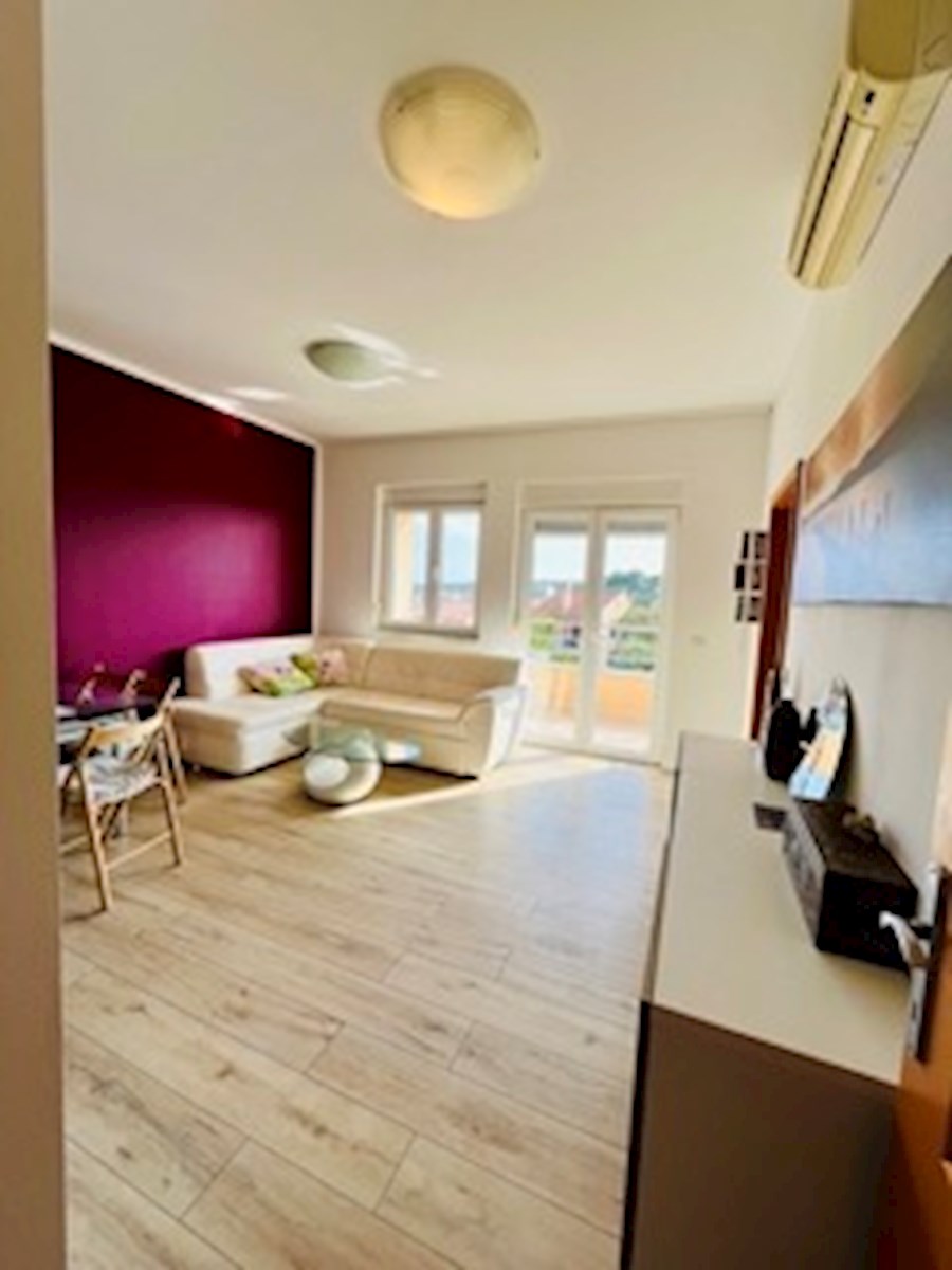 Ližnjan - Apartma z dvema terasama in pogledom na morje