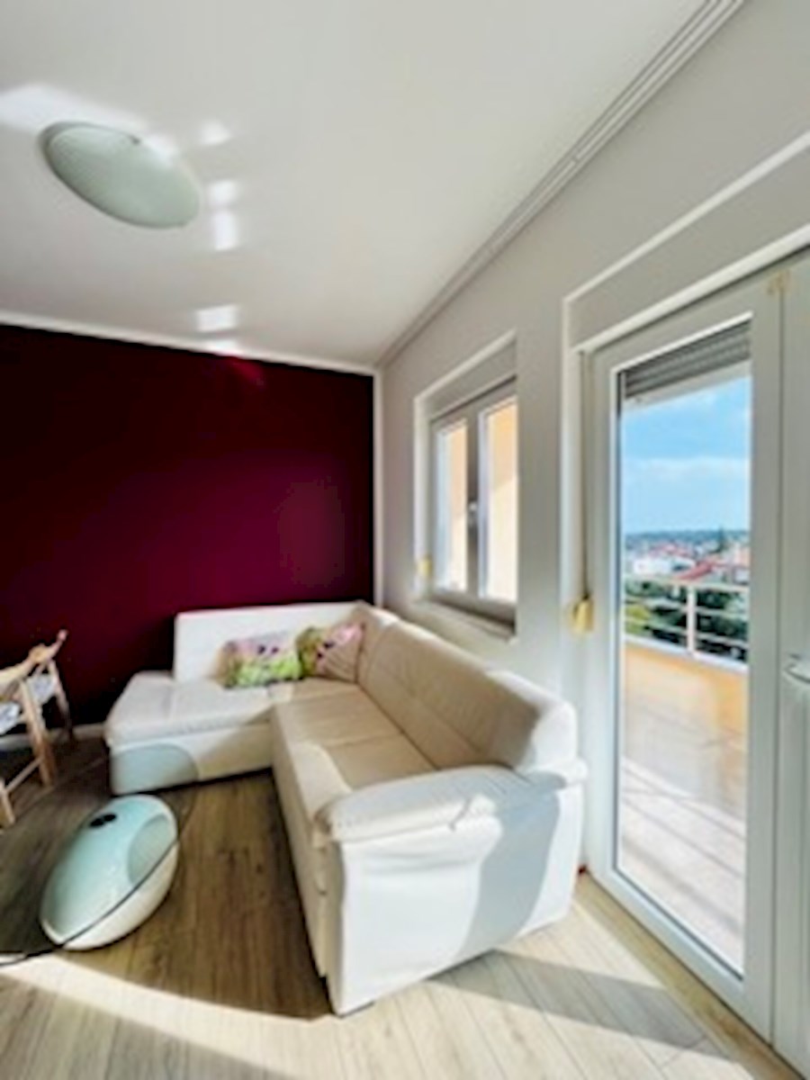 Ližnjan - Apartma z dvema terasama in pogledom na morje