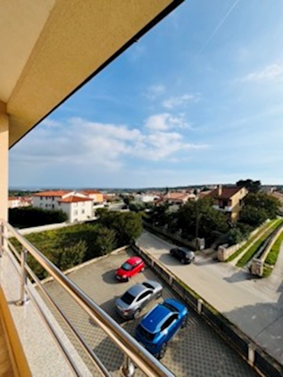 Ližnjan - Apartma z dvema terasama in pogledom na morje