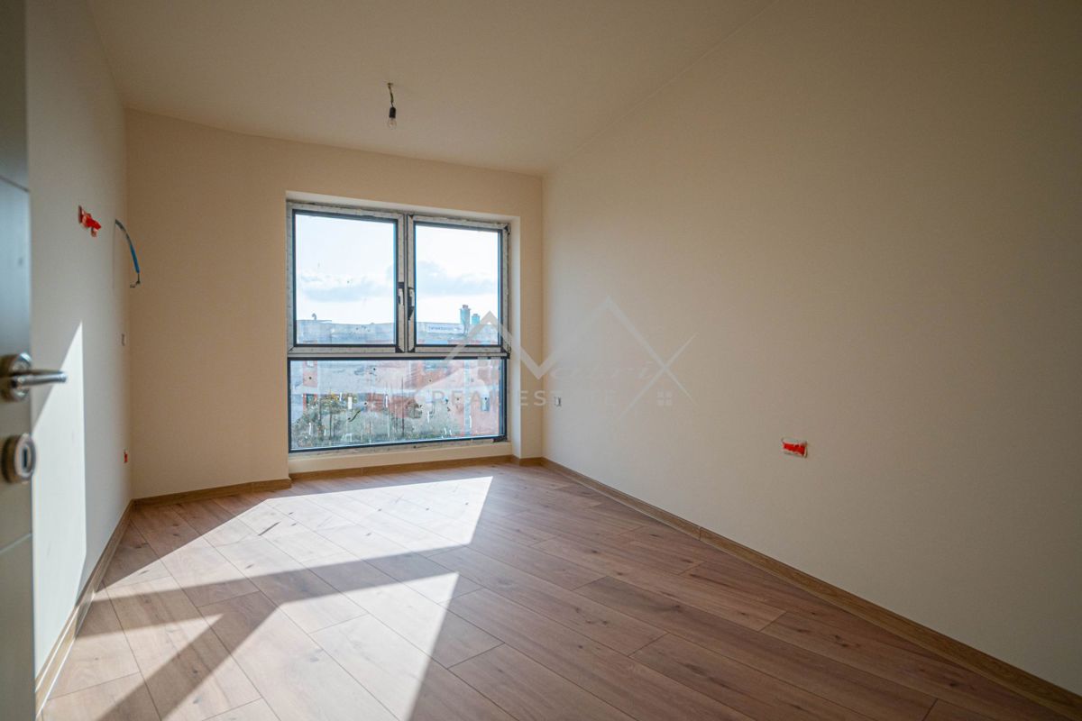 Poreč, stan s tremi spalnicami, pogled na morje in garažo