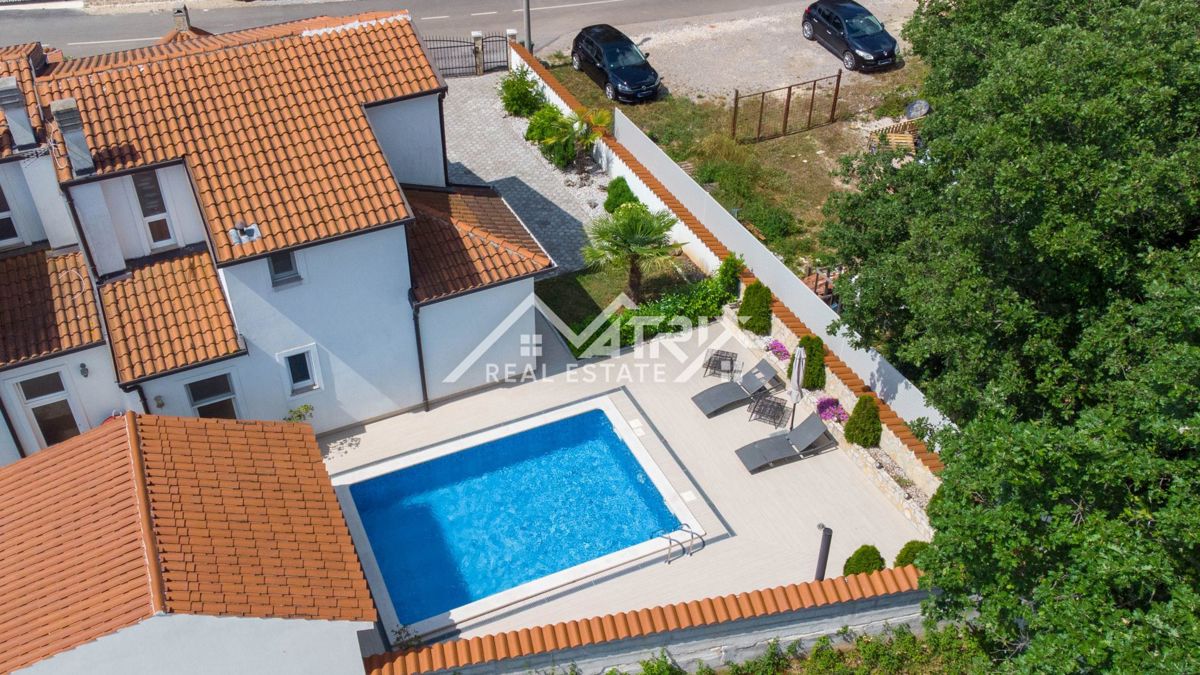Okolica Poreča, lepa hiša z bazenom blizu morja