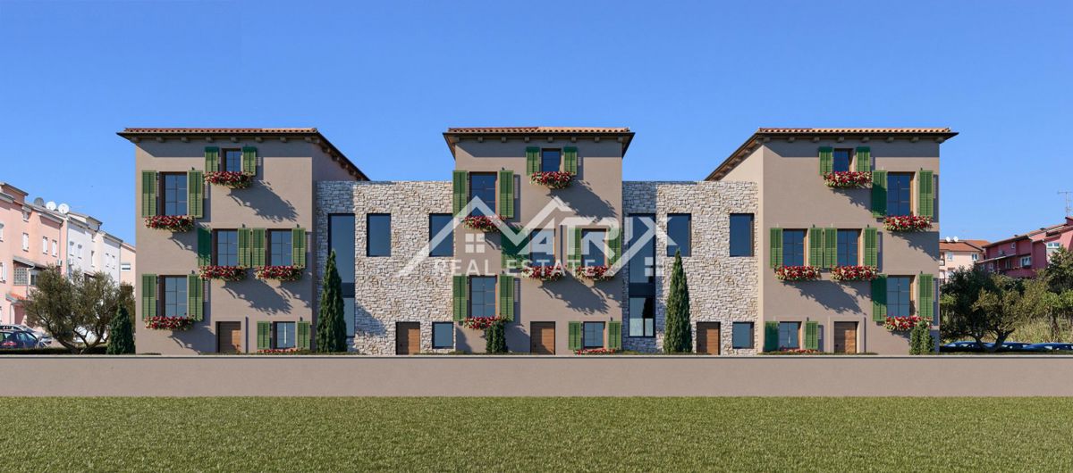 Poreč, moderna vrstna hiša blizu centra