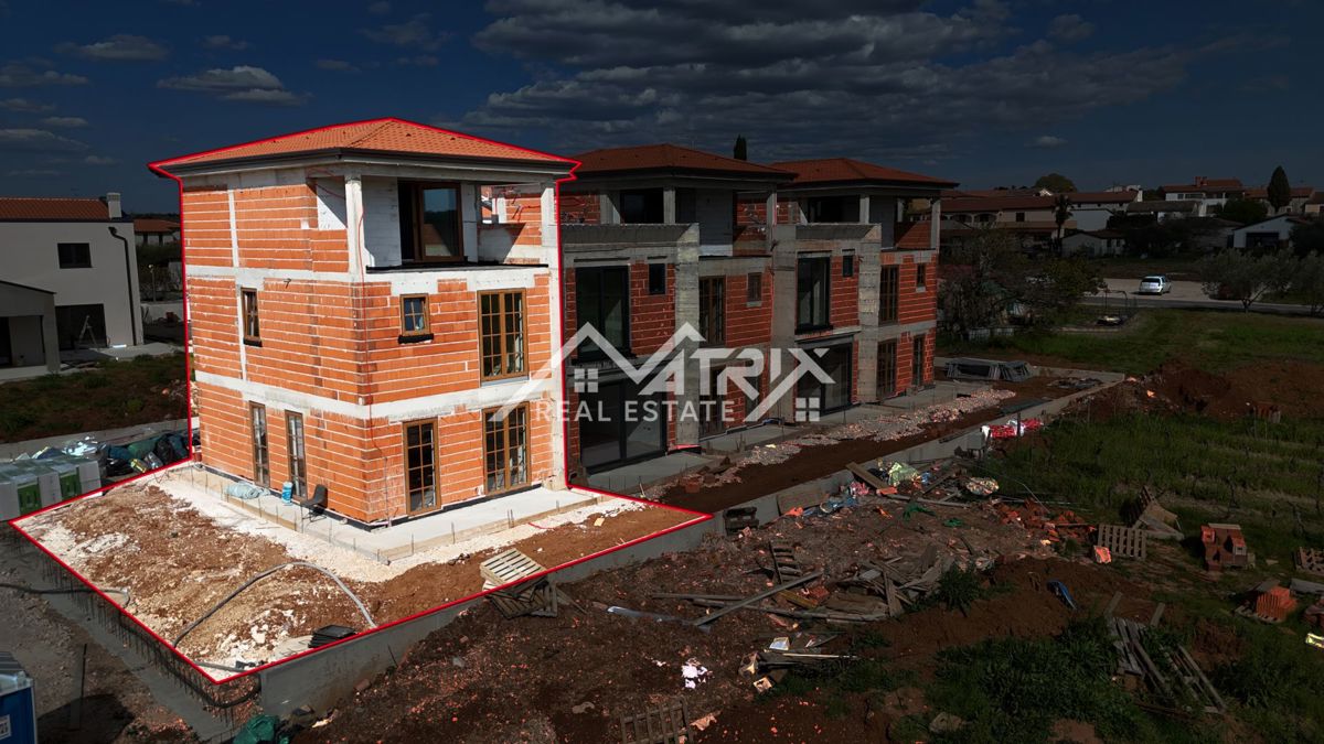 Poreč, moderna vrstna hiša blizu centra