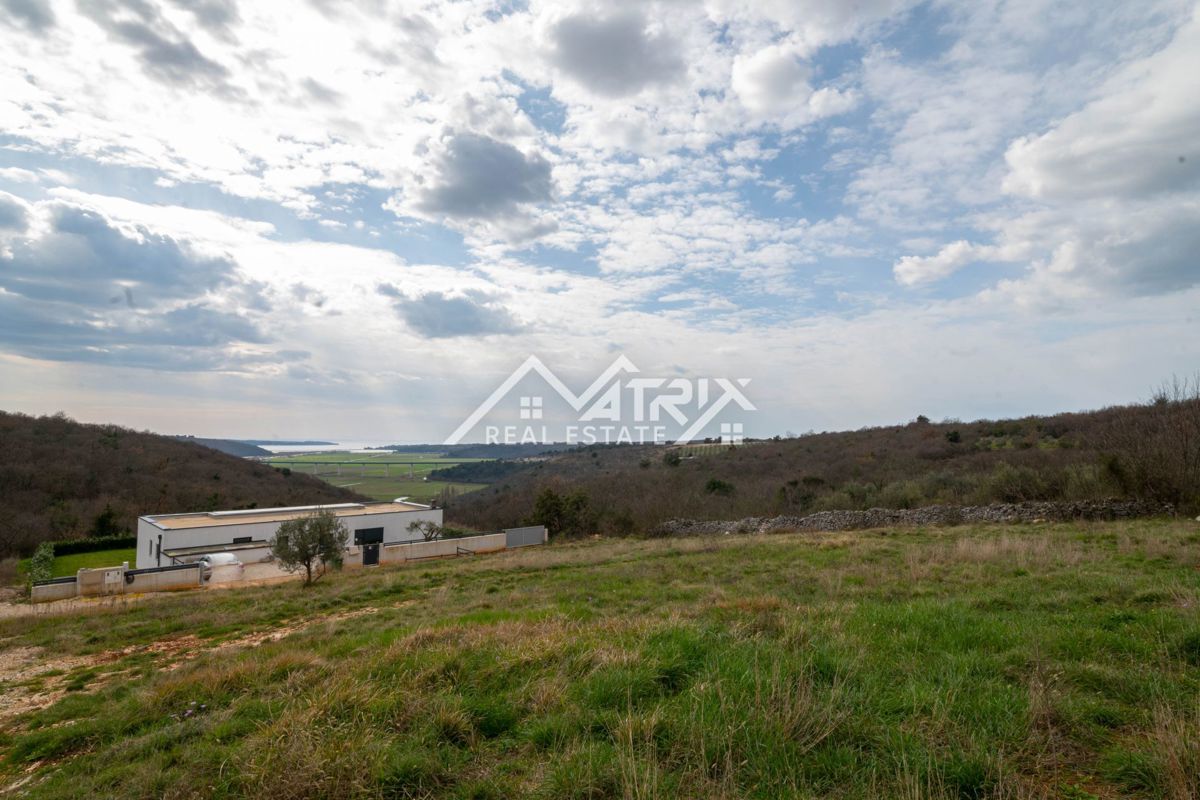 Brtonigla, gradbena parcela s panoramskim pogledom