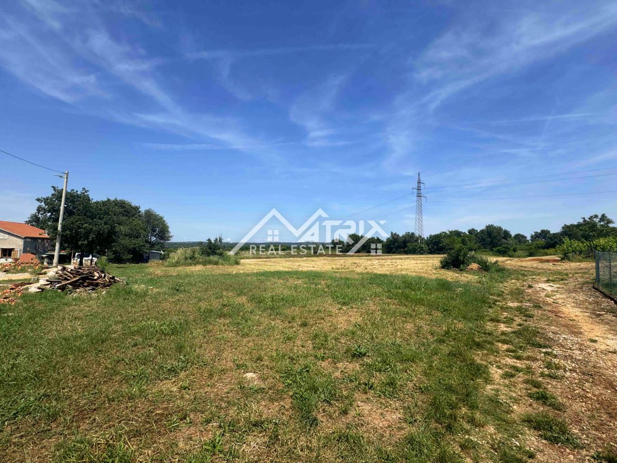 Poreč, zazidljivo zemljišče le 3 km od mesta