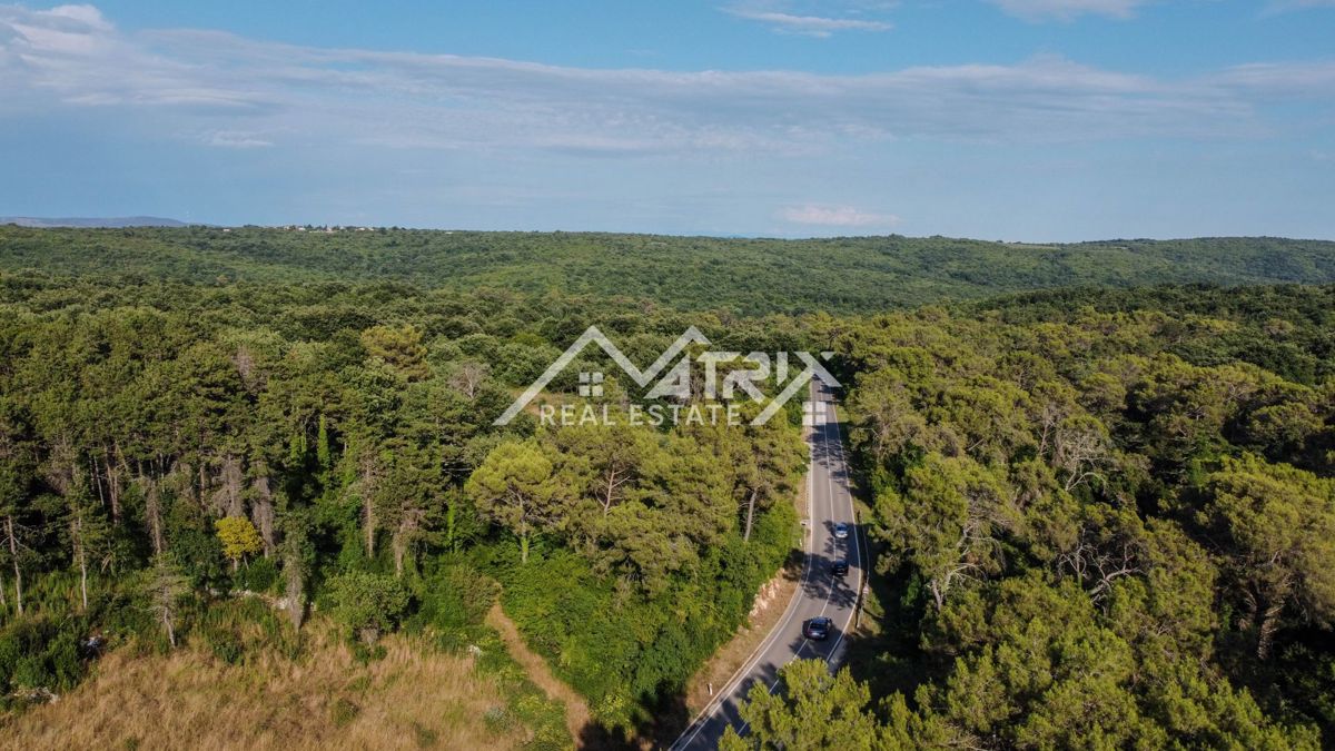Marčana, zazidljiva parcela na atraktivni lokaciji blizu morja