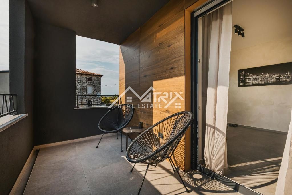 Umag okolica, hiša z bazenom in 3 ločenimi apartmaji